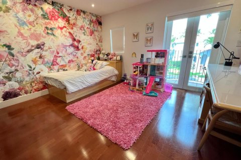 House in Aventura, Florida 4 bedrooms, 276.2 sq.m. № 2013256 - photo 8