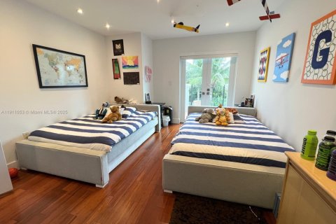 House in Aventura, Florida 4 bedrooms, 276.2 sq.m. № 2013256 - photo 6