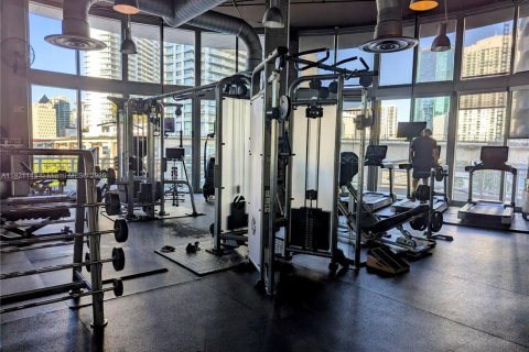 Condo in Miami, Florida, 1 bedroom  № 1975493 - photo 11