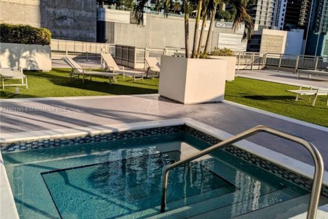 Condo in Miami, Florida, 1 bedroom  № 1975493 - photo 10