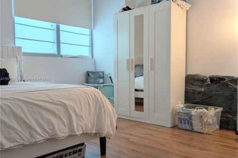 Condo in Miami, Florida, 1 bedroom  № 1975493 - photo 6