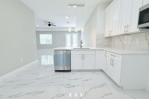 Купить виллу или дом в Тампа, Флорида 4 комнаты, 167.41м2, № 1570657 - фото 11