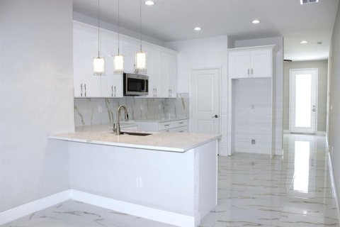 Купить виллу или дом в Тампа, Флорида 4 комнаты, 167.41м2, № 1570657 - фото 7