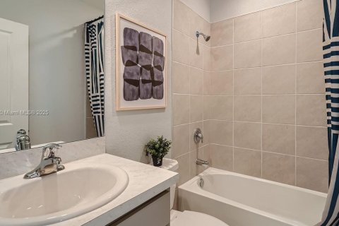 Townhouse in Florida City, Florida 4 bedrooms, 146.97 sq.m. № 1877719 - photo 22