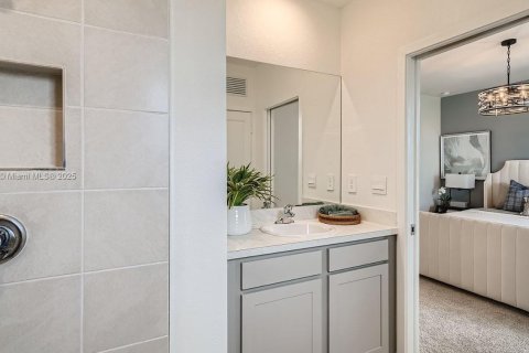 Townhouse in Florida City, Florida 4 bedrooms, 146.97 sq.m. № 1877719 - photo 16