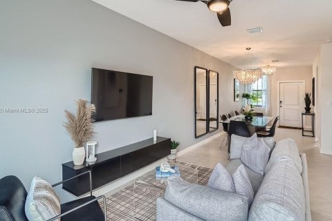 Townhouse in Florida City, Florida 4 bedrooms, 146.97 sq.m. № 1877719 - photo 4