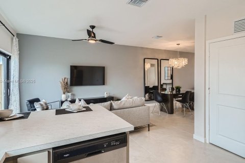 Townhouse in Florida City, Florida 4 bedrooms, 146.97 sq.m. № 1877719 - photo 9