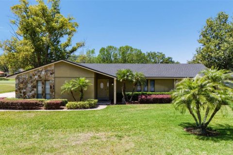 House in Orlando, Florida 4 bedrooms, 213.77 sq.m. № 1722756 - photo 1