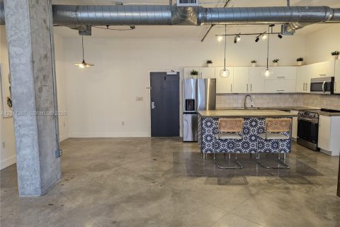 Condo in Miami, Florida, 2 bedrooms № 2075181 - photo 6