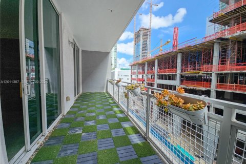 Condo in Miami, Florida, 2 bedrooms № 2075181 - photo 15
