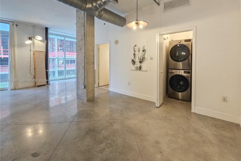Condo in Miami, Florida, 2 bedrooms № 2075181 - photo 10
