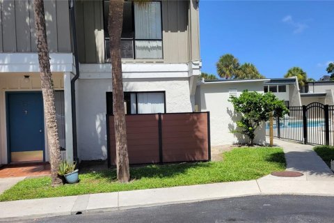 Condominio en alquiler en Sarasota, Florida, 3 dormitorios, 131.83 m2 № 1871269 - foto 2