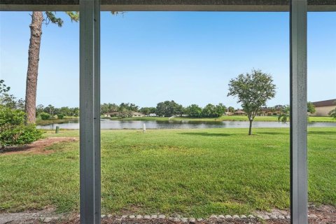 Condo in Sun City Center, Florida, 1 bedroom  № 1873191 - photo 12