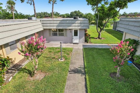 Condo in Sun City Center, Florida, 1 bedroom  № 1873191 - photo 16