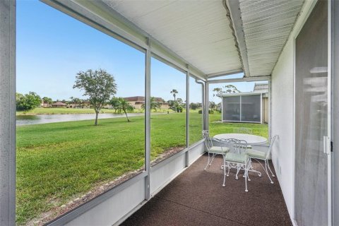 Condo in Sun City Center, Florida, 1 bedroom  № 1873191 - photo 11