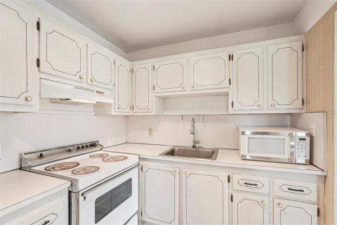 Condo in Sun City Center, Florida, 1 bedroom  № 1873191 - photo 2