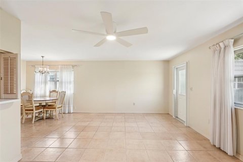Condo in Sun City Center, Florida, 1 bedroom  № 1873191 - photo 28