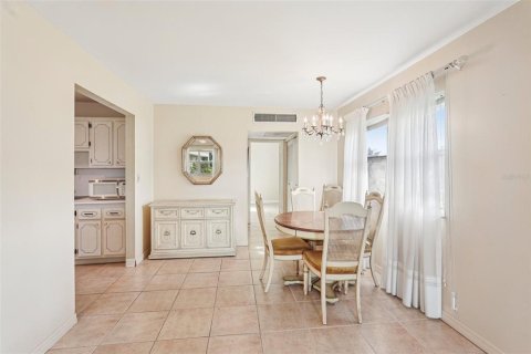 Condo in Sun City Center, Florida, 1 bedroom  № 1873191 - photo 29