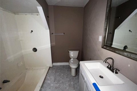 House in Tavares, Florida 3 bedrooms, 111.3 sq.m. № 1857875 - photo 11