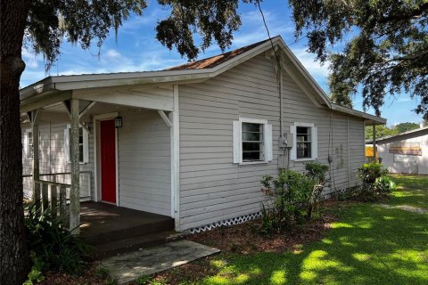 House in Tavares, Florida 3 bedrooms, 111.3 sq.m. № 1857875 - photo 2