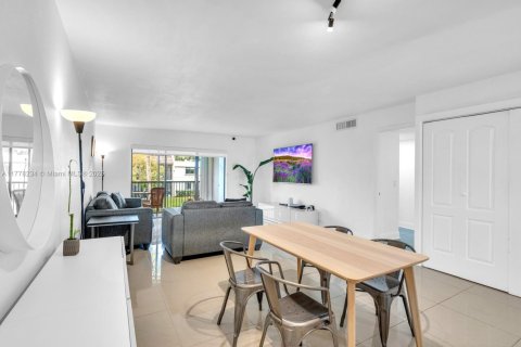 Copropriété à vendre à Weston, Floride: 2 chambres, 114.36 m2 № 1883805 - photo 14