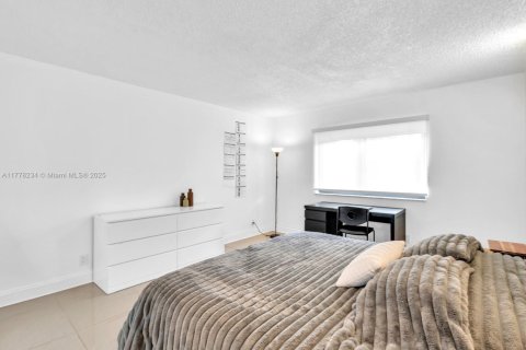 Copropriété à vendre à Weston, Floride: 2 chambres, 114.36 m2 № 1883805 - photo 17