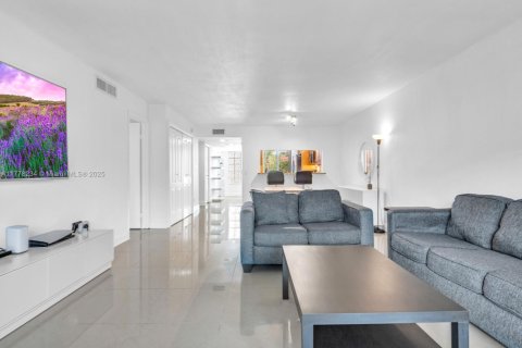 Copropriété à vendre à Weston, Floride: 2 chambres, 114.36 m2 № 1883805 - photo 11