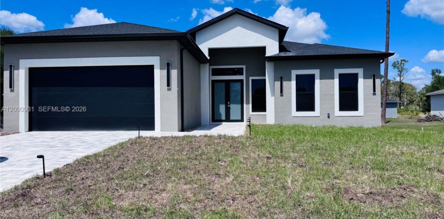 Villa ou maison à Port Charlotte, Floride 4 chambres, 172.43 m2 № 2065094