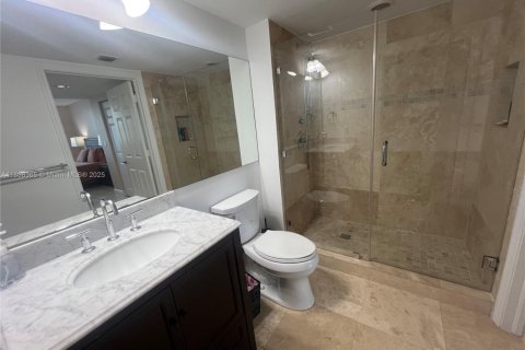 Condo in Miami, Florida, 2 bedrooms  № 1942293 - photo 16