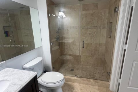 Condo in Miami, Florida, 2 bedrooms  № 1942293 - photo 17