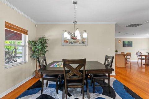 House in Tampa, Florida 4 bedrooms, 272.02 sq.m. № 1626120 - photo 7
