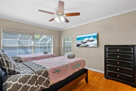 House in Tampa, Florida 4 bedrooms, 272.02 sq.m. № 1626120 - photo 25