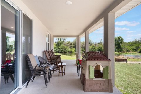 House in Winter Haven, Florida 5 bedrooms, 268.39 sq.m. № 1669821 - photo 26