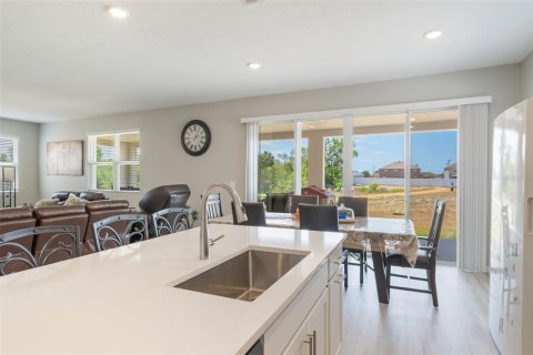 House in Winter Haven, Florida 5 bedrooms, 268.39 sq.m. № 1669821 - photo 5