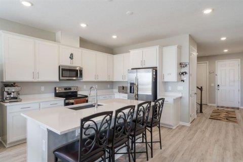 House in Winter Haven, Florida 5 bedrooms, 268.39 sq.m. № 1669821 - photo 7