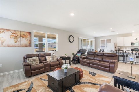 House in Winter Haven, Florida 5 bedrooms, 268.39 sq.m. № 1669821 - photo 8