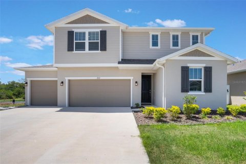 House in Winter Haven, Florida 5 bedrooms, 268.39 sq.m. № 1669821 - photo 1