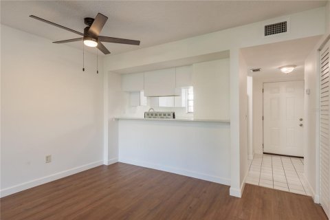 Condo in Clearwater, Florida, 1 bedroom  № 1847313 - photo 9