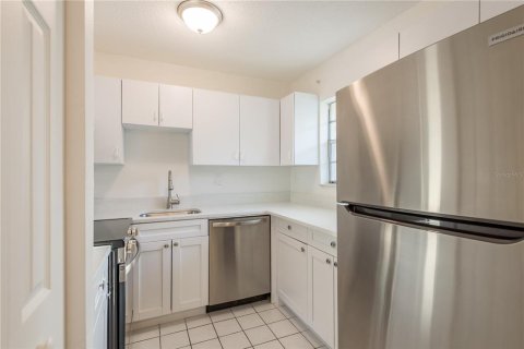 Condo in Clearwater, Florida, 1 bedroom  № 1847313 - photo 4