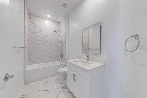 Adosado en alquiler en Davenport, Florida, 5 dormitorios, 155.24 m2 № 1846512 - foto 19