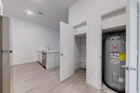 Adosado en alquiler en Davenport, Florida, 5 dormitorios, 155.24 m2 № 1846512 - foto 10