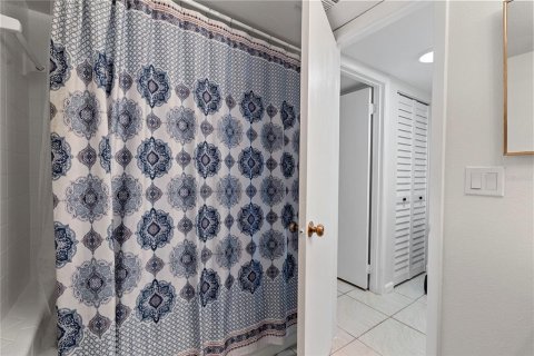 Condominio en venta en Altamonte Springs, Florida, 2 dormitorios, 93 m2 № 2231934 - foto 25