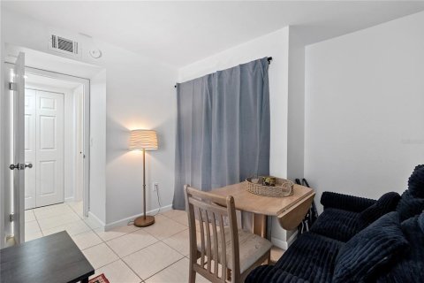 Condominio en venta en Altamonte Springs, Florida, 2 dormitorios, 93 m2 № 2231934 - foto 23
