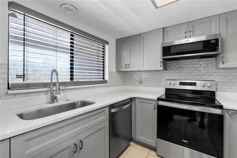 Condominio en venta en Altamonte Springs, Florida, 2 dormitorios, 93 m2 № 2231934 - foto 7