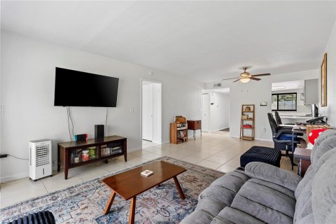 Condominio en venta en Altamonte Springs, Florida, 2 dormitorios, 93 m2 № 2231934 - foto 16