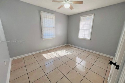 Casa en alquiler en Jacksonville, Florida, 3 dormitorios, 87.79 m2 № 1993244 - foto 12