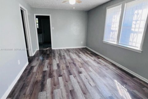 Casa en alquiler en Jacksonville, Florida, 3 dormitorios, 87.79 m2 № 1993244 - foto 11