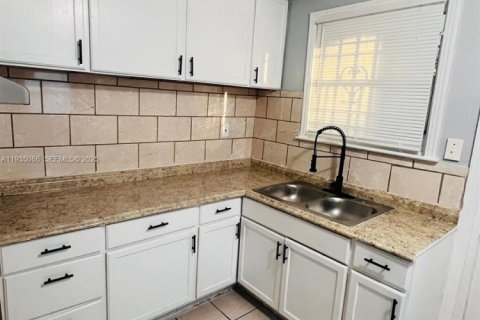 Casa en alquiler en Jacksonville, Florida, 3 dormitorios, 87.79 m2 № 1993244 - foto 6