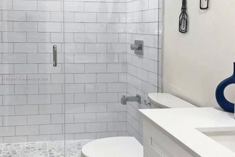 Apartamento en alquiler en Miami, Florida, 2 dormitorios, 74.69 m2 № 1871575 - foto 5