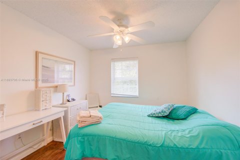 Купить кондоминиум в Хайполюксо, Флорида 3 спальни, 95.13м2, № 1949549 - фото 23